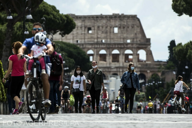 Római utcakép a Colosseummal | Forrás: Agerpres