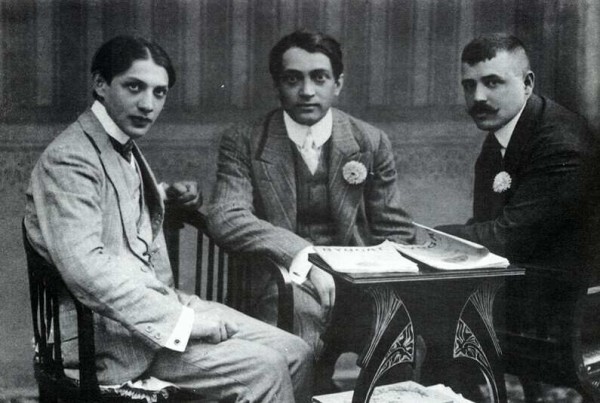 Ady Endre 1908-ban, sikerének csúcsán, két nagyváradi újságíró barátjával, Emőd Tamással és Dutka Ákossal