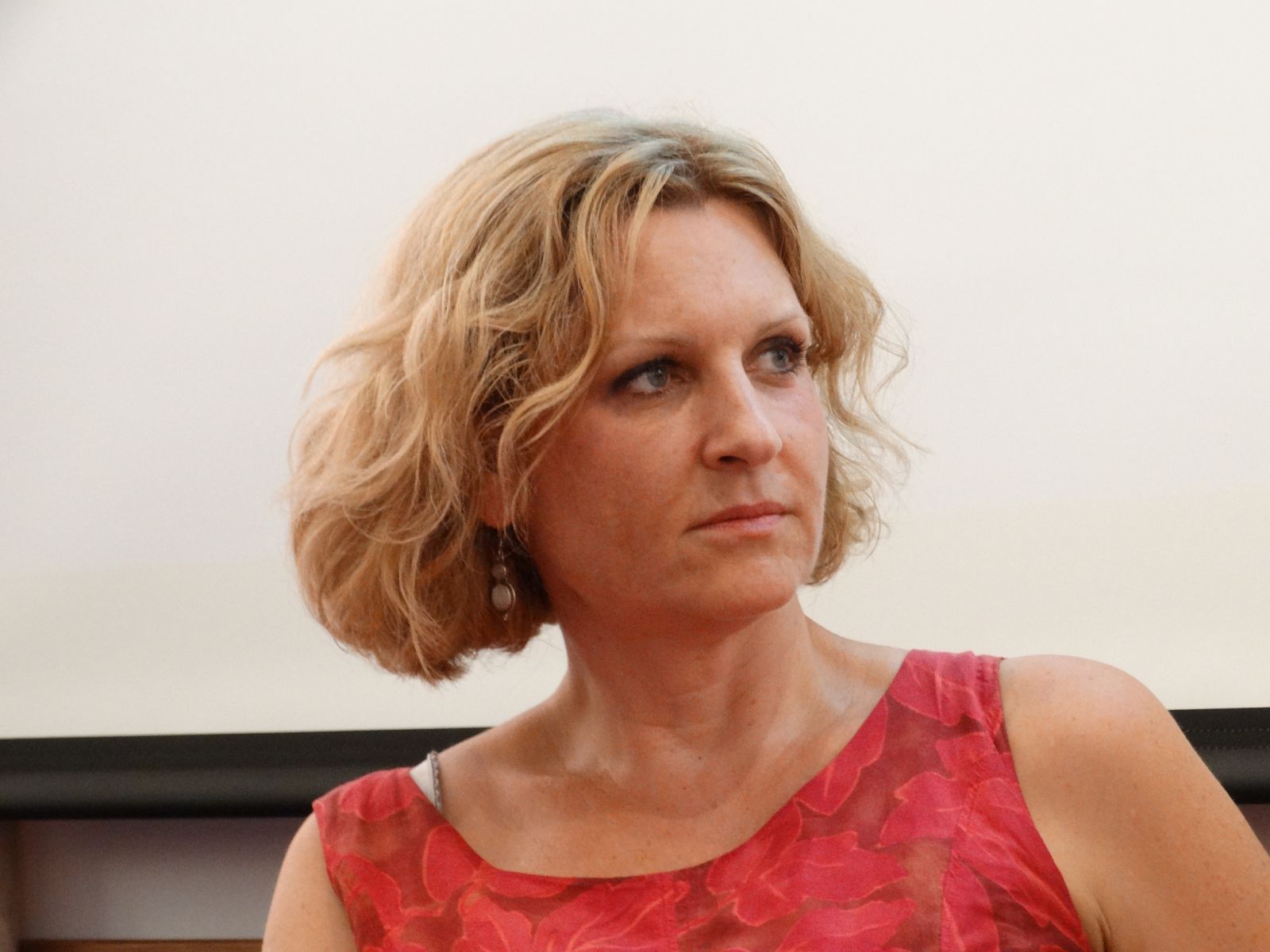 Farkas Adrienn újságíró, a Carola Egyesület alapító tagja