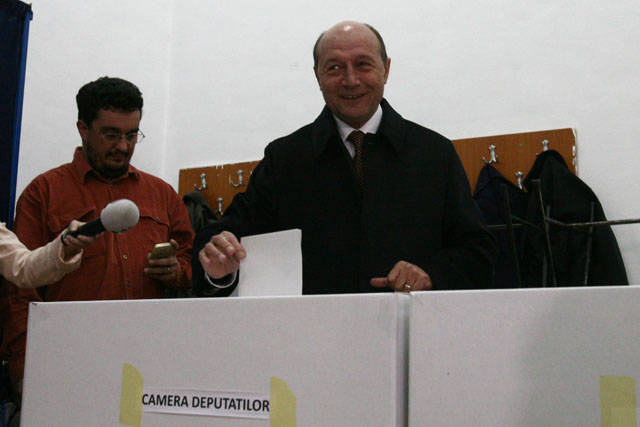 Basescu2 RP 01 98ddc24b25