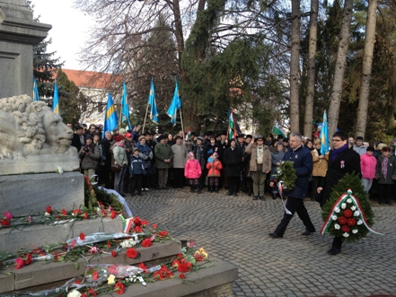 20130315 KovacsZsolt Semjen es Zsigmond koszoruz