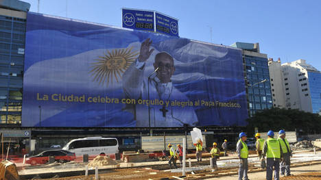 Metrobus-gigantografia-Papa-Fernando-Orden CLAIMA20130328 0118 17