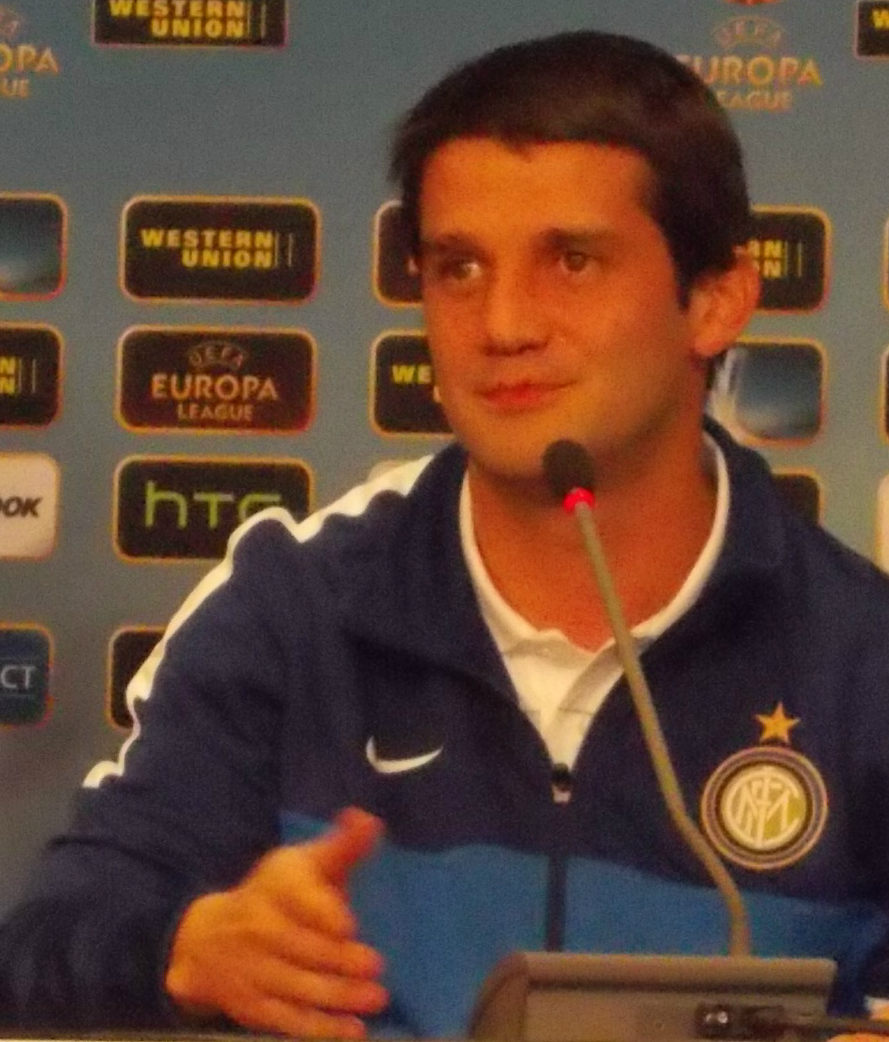 chivu2