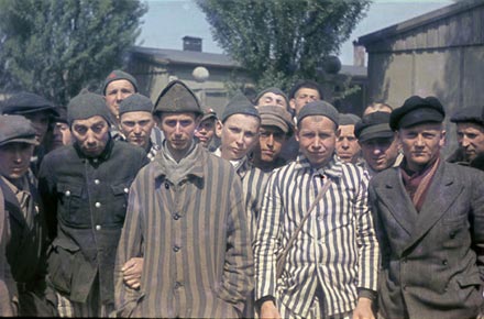 Color-Photographs-of-Life-in-The-First-Nazi-Concentration-Camp-1933-1